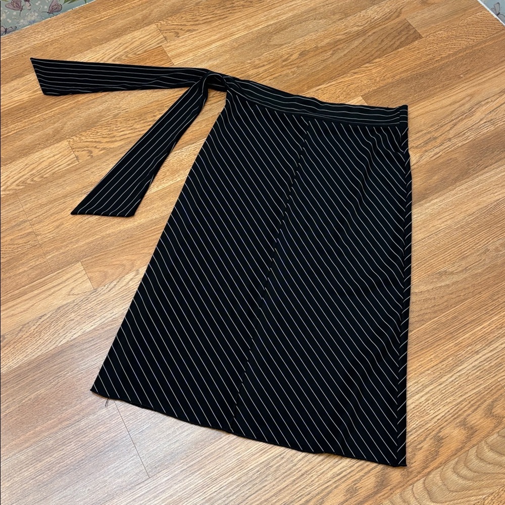 Vintage 1990’s One Heart black and white pinstripe midi skirt. Size S.